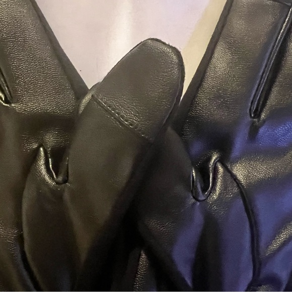 ๐NWT Banana Republic black Vegan Leather Gloves size S/M - Picture 8 of 9